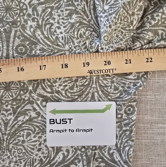 Chico's Size 2 Modal Blend Tassle Sage Green Pasiley Blouse - Picture 9 of 10